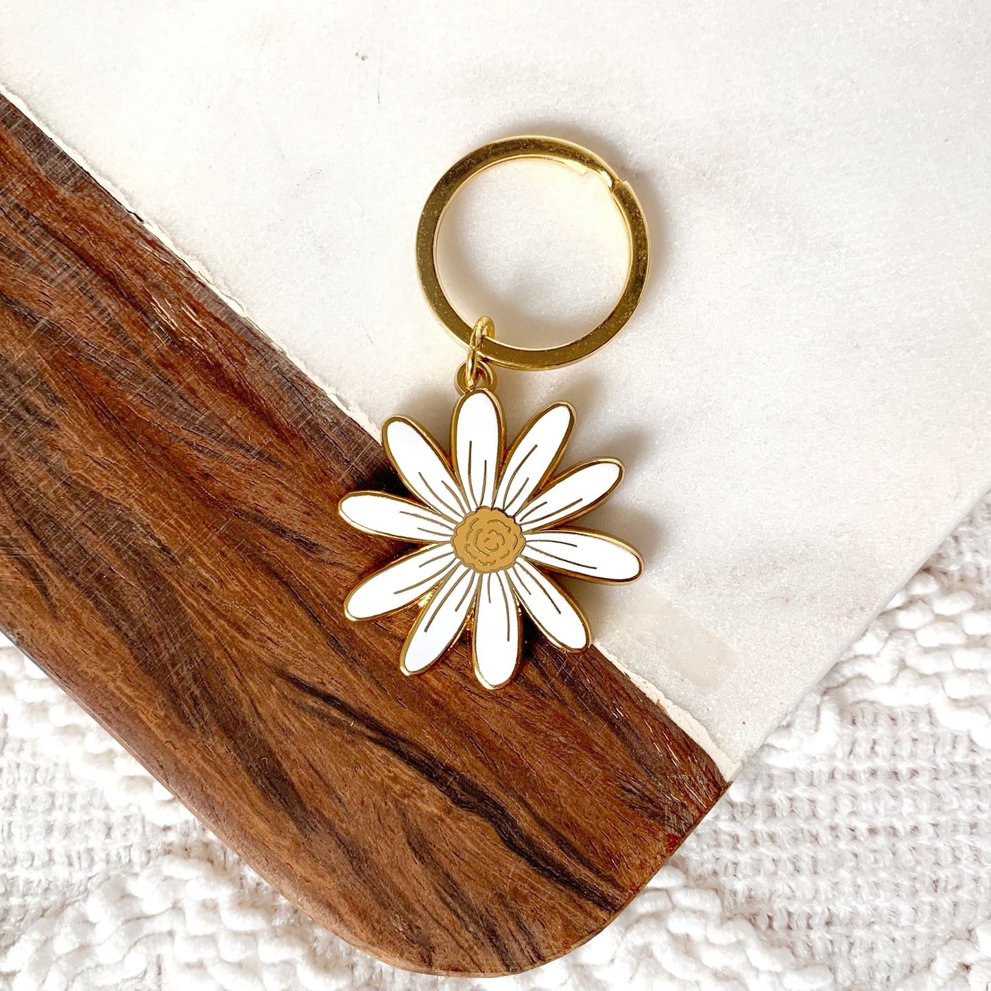 DAISY KEYCHAIN 2X2"