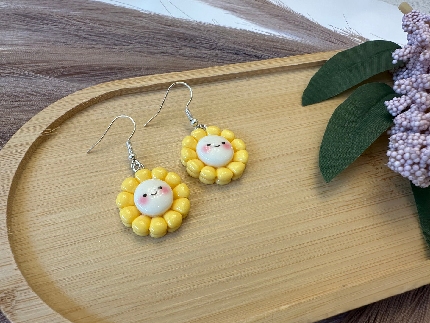 Happy Daisy Dangly Earrings